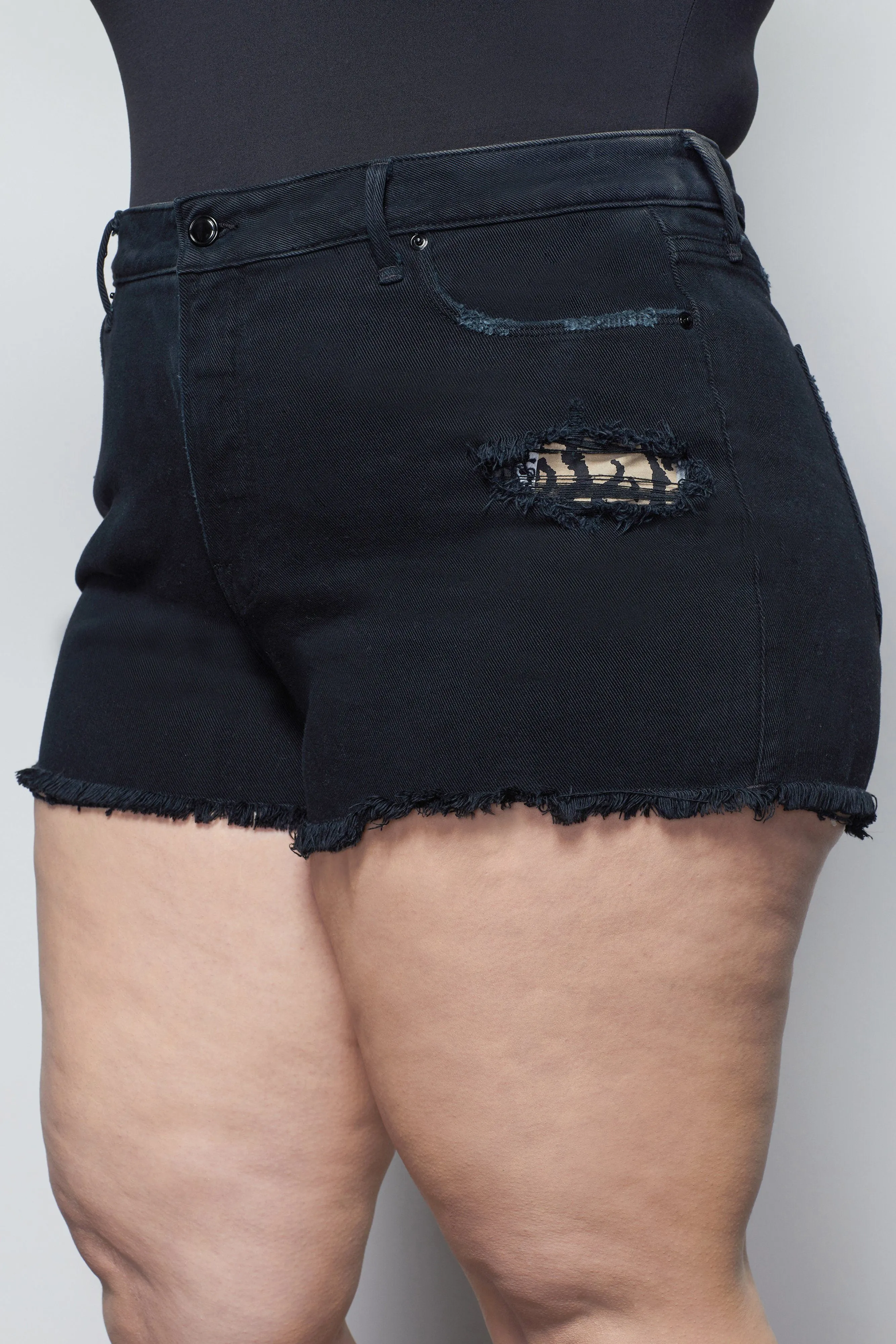 CUT OFF SHORT ZEBRA POCKETS | BLACK087