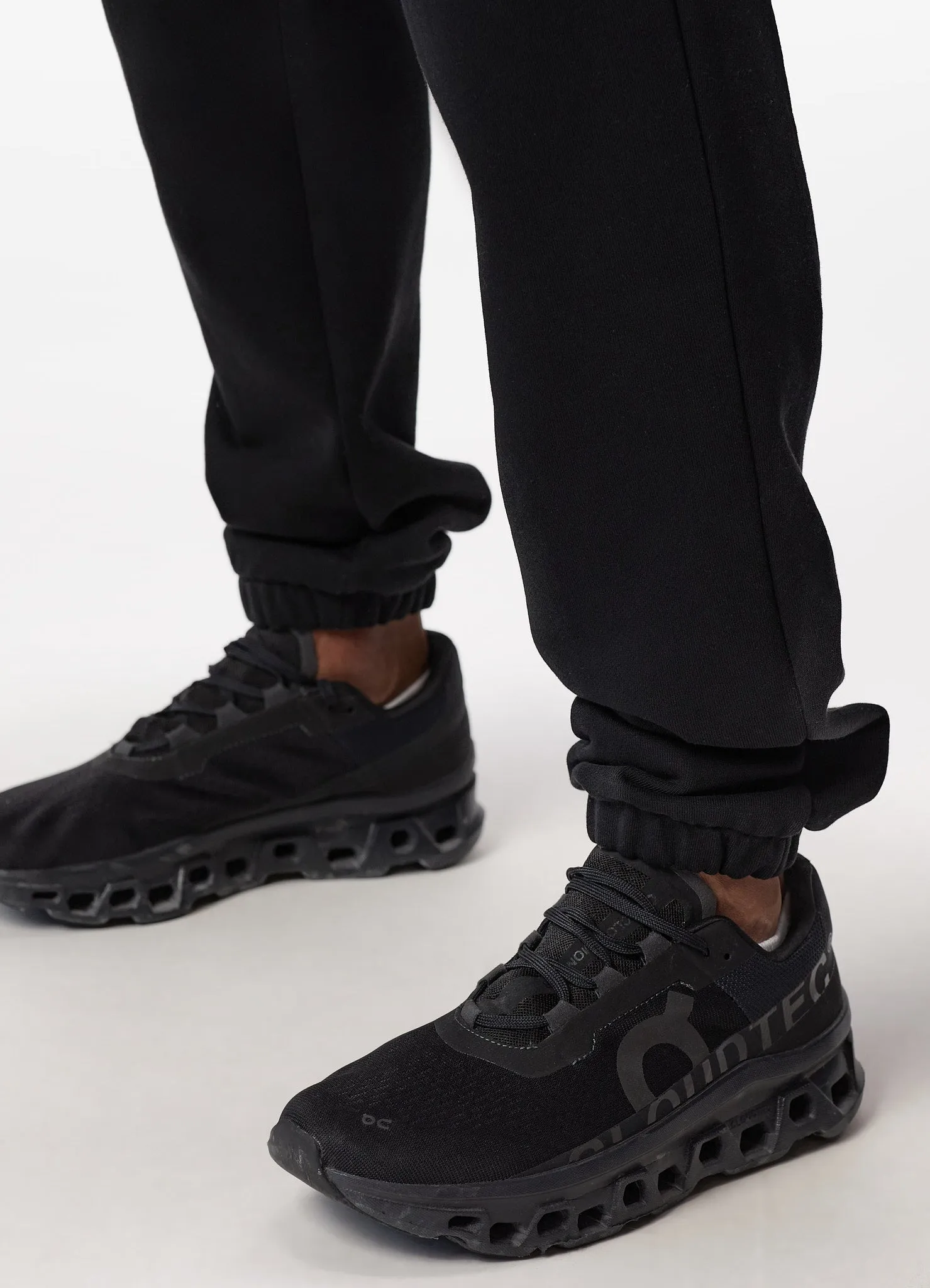 Gym King Compass Jogger - Black