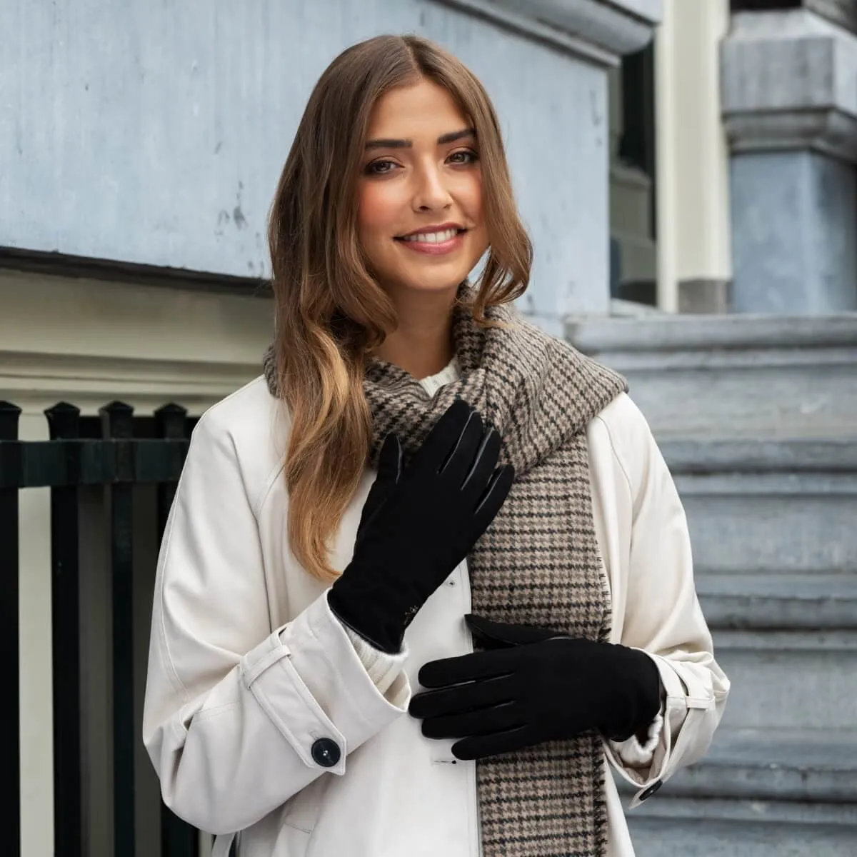 Nora - sheepskin leather gloves with faux fur lining & touchscreen feature