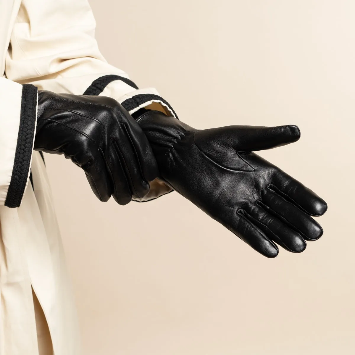 Olivia – sheepskin gloves with luxurious faux fur lining & touchscreen feature