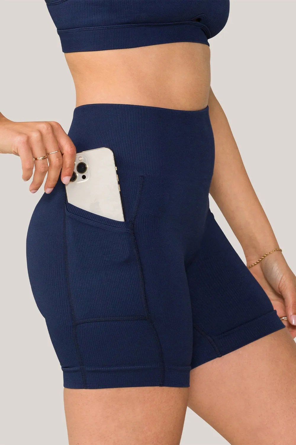 Seamless Pocket Short